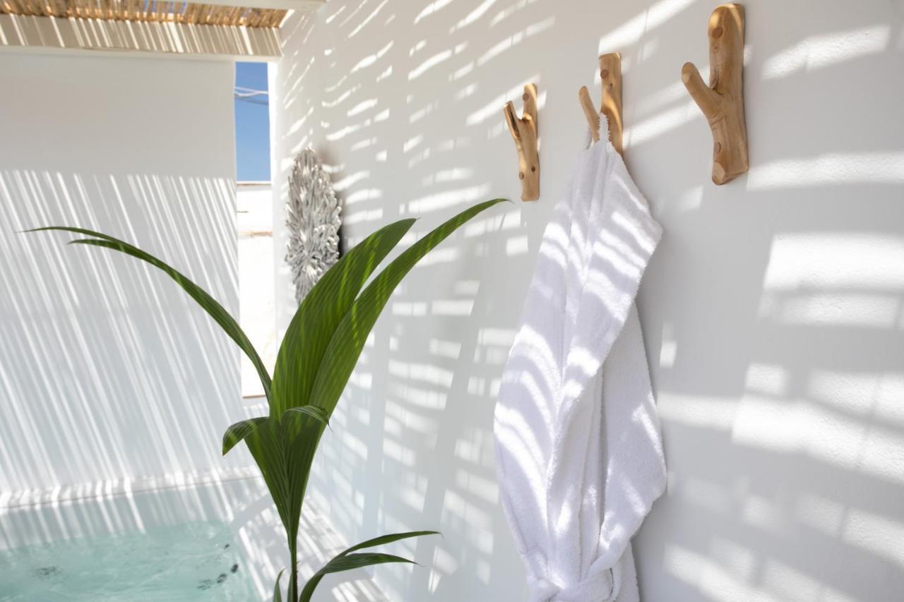 Kamvas Deluxe Naxos City