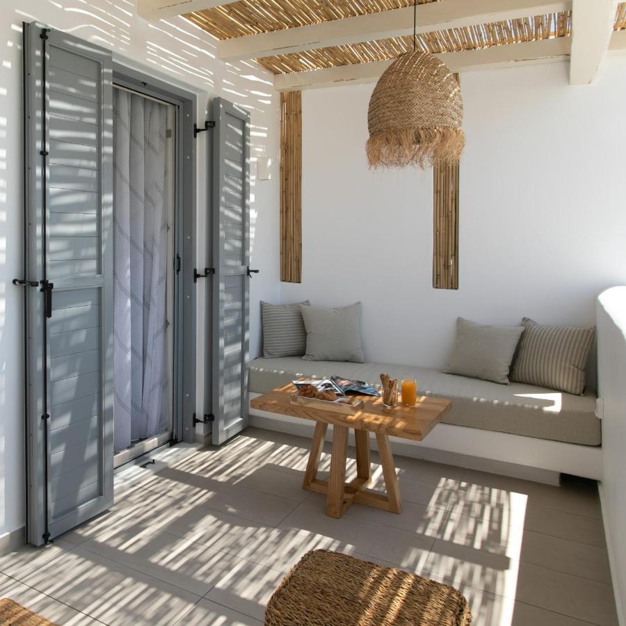 Kamvas Deluxe * Naxos City