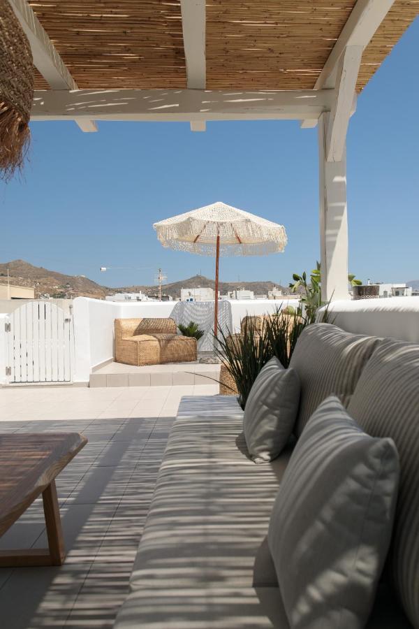 Kamvas Deluxe Naxos City